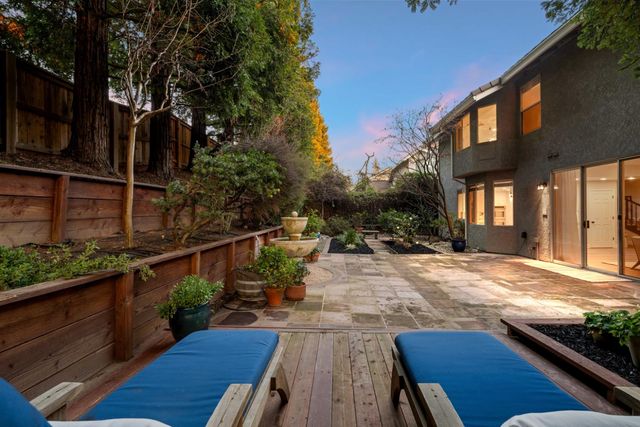 3370 Emerson Dr, Roseville, CA 95661