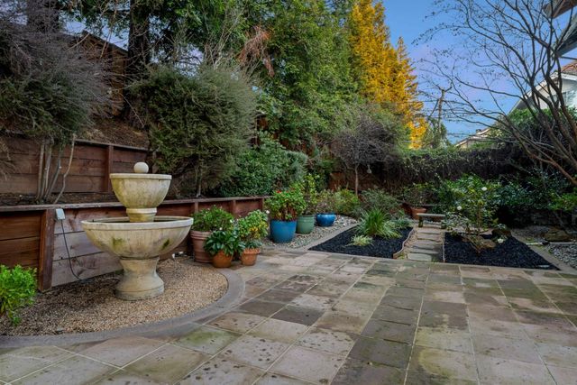 3370 Emerson Dr, Roseville, CA 95661