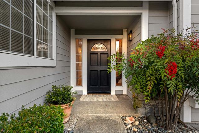 3370 Emerson Dr, Roseville, CA 95661