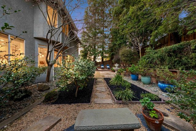 3370 Emerson Dr, Roseville, CA 95661