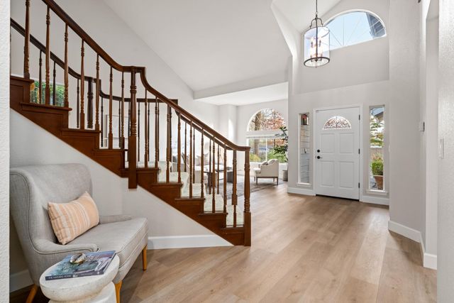 3370 Emerson Dr, Roseville, CA 95661