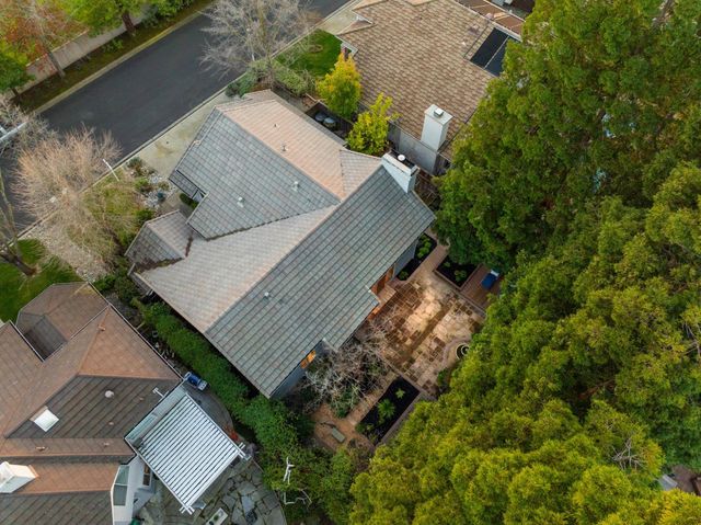 3370 Emerson Dr, Roseville, CA 95661