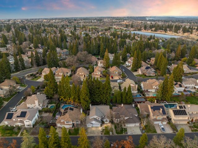 3370 Emerson Dr, Roseville, CA 95661