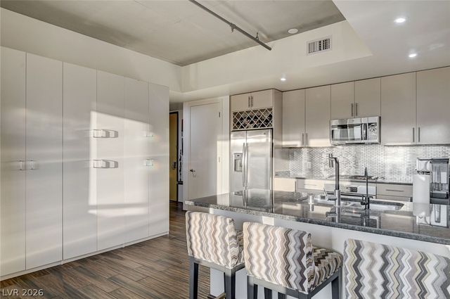 353 East Bonneville Avenue 729, Las Vegas, NV 89101