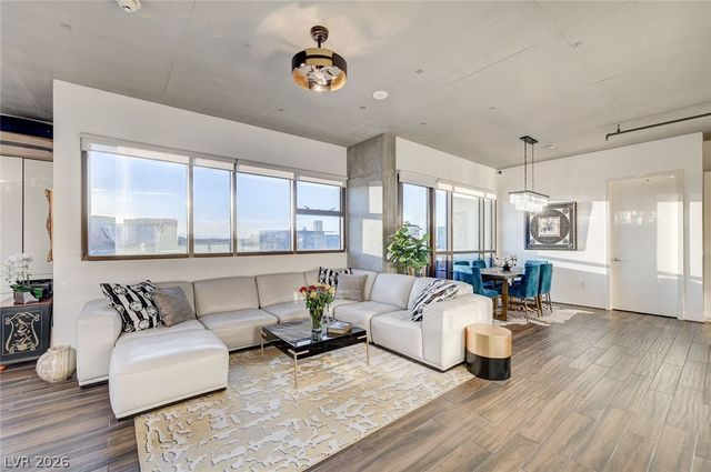 353 East Bonneville Avenue 729, Las Vegas, NV 89101