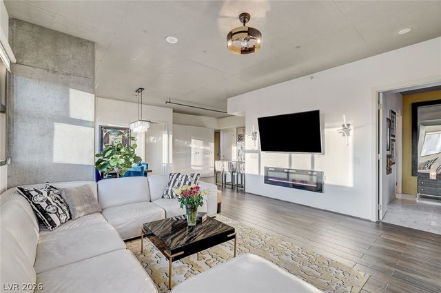 353 East Bonneville Avenue 729, Las Vegas, NV 89101