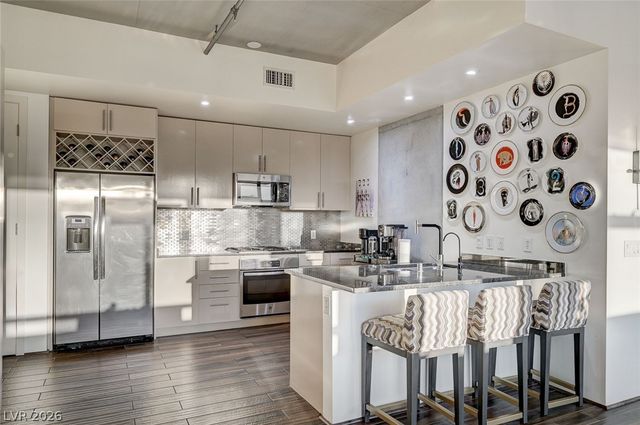 353 East Bonneville Avenue 729, Las Vegas, NV 89101