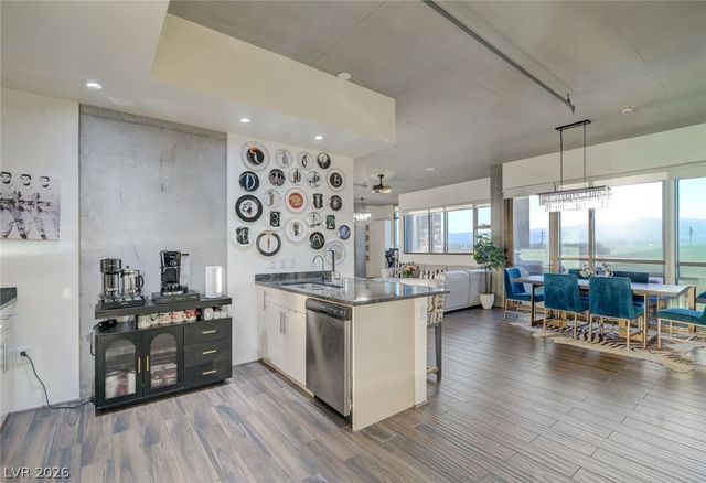 353 East Bonneville Avenue 729, Las Vegas, NV 89101