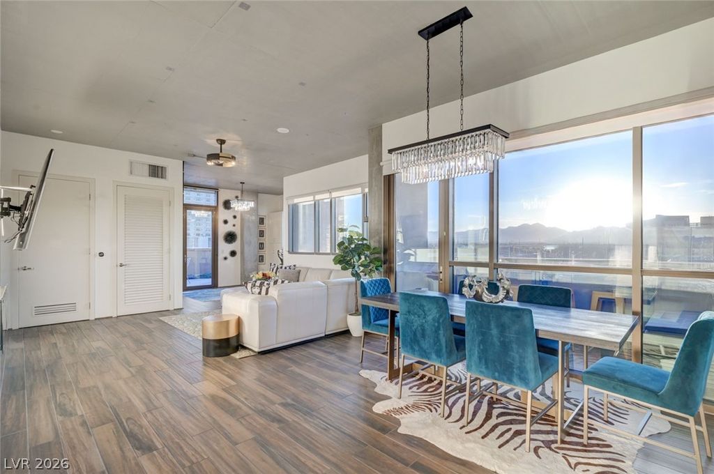 353 East Bonneville Avenue 729, Las Vegas, NV 89101