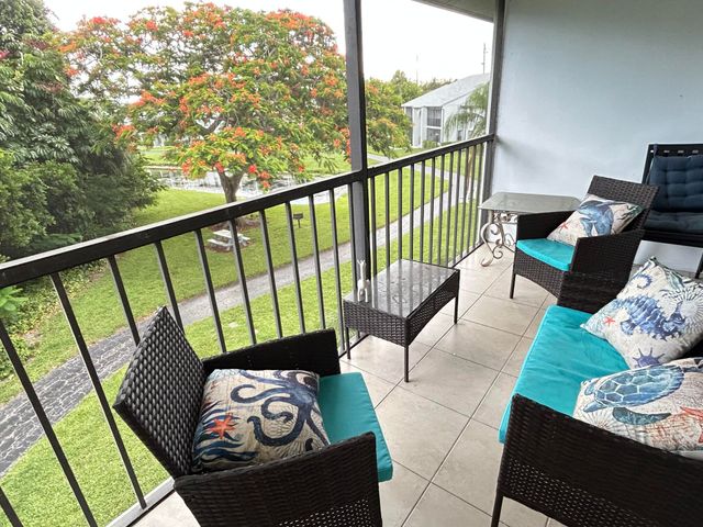 1007 GREEN PINE Boulevard F3, West Palm Beach, FL 33409