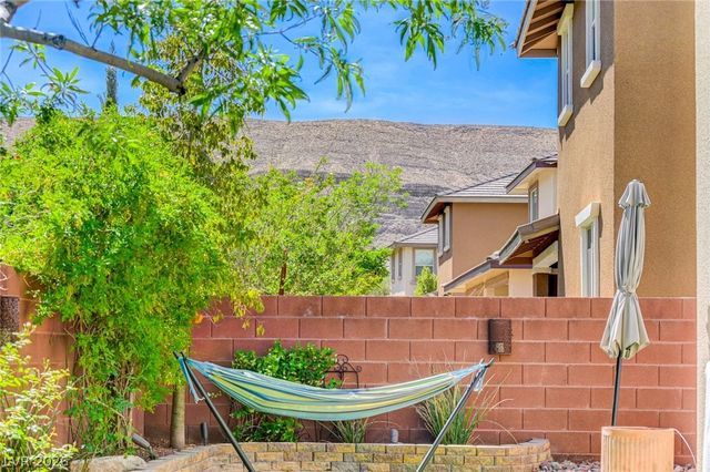 10615 Country Knoll Way, Las Vegas, NV 89135