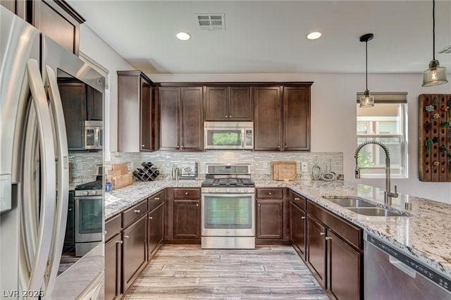 10615 Country Knoll Way, Las Vegas, NV 89135