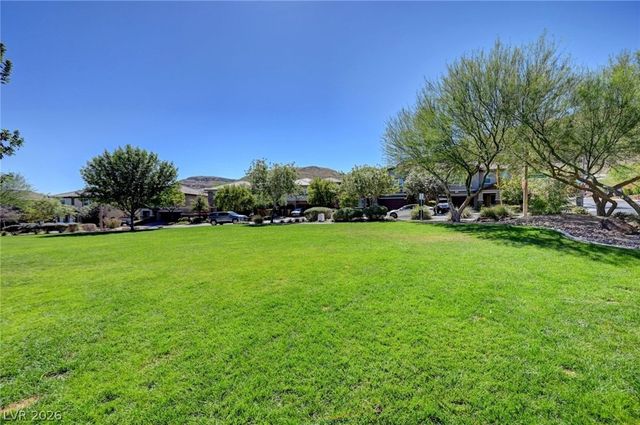 10615 Country Knoll Way, Las Vegas, NV 89135