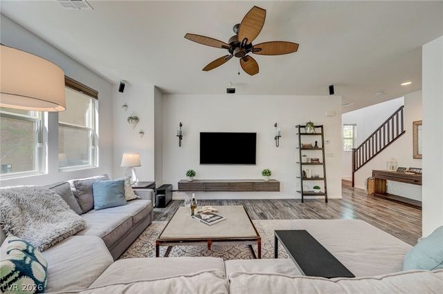 10615 Country Knoll Way, Las Vegas, NV 89135