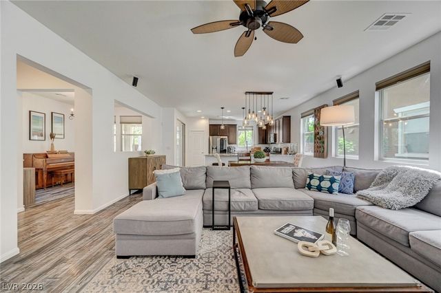 10615 Country Knoll Way, Las Vegas, NV 89135