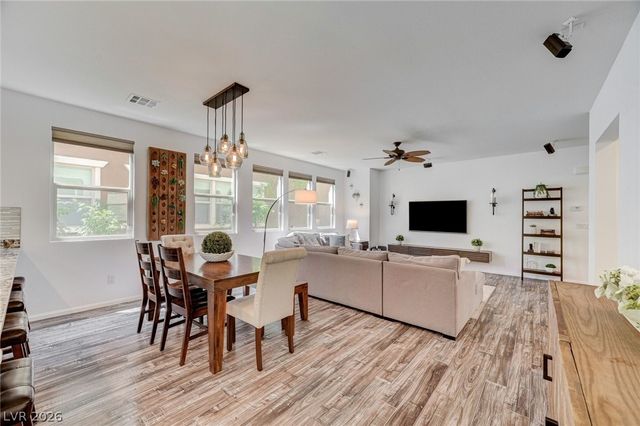 10615 Country Knoll Way, Las Vegas, NV 89135