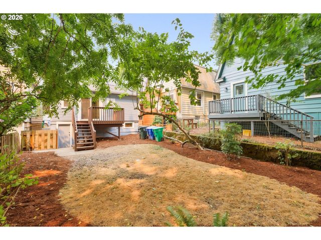 1926 Se WASHINGTON St, Portland, OR 97214