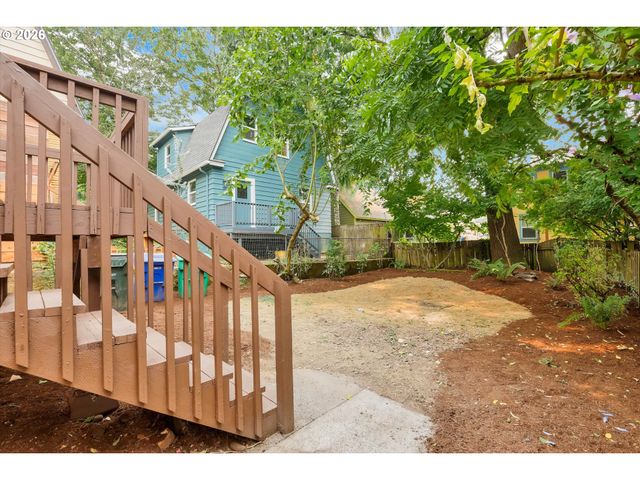 1926 Se WASHINGTON St, Portland, OR 97214