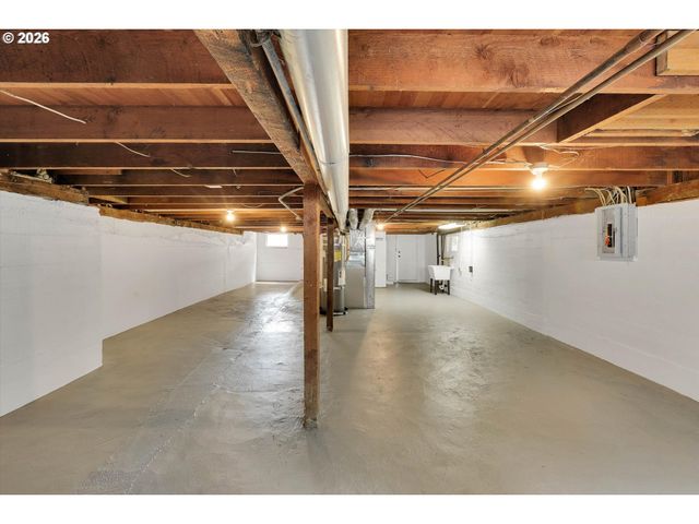 1926 Se WASHINGTON St, Portland, OR 97214