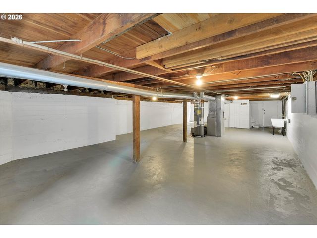 1926 Se WASHINGTON St, Portland, OR 97214