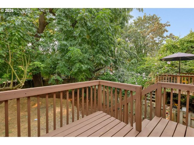 1926 Se WASHINGTON St, Portland, OR 97214