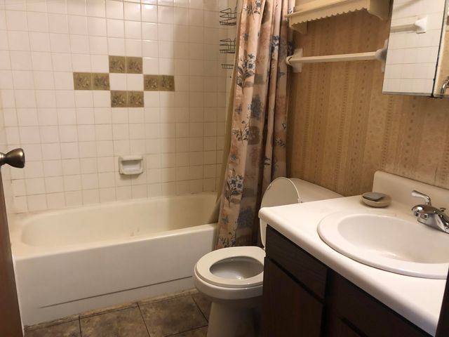 6676 Lakewood Avenue, Portage, IN 46368