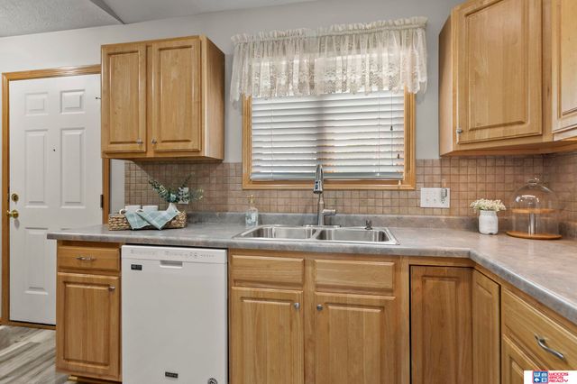 4901 S 55th Court, Lincoln, NE 68516