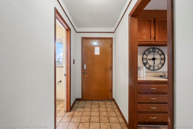 30238 S Stockton Drive, Farmington Hills, MI 48336