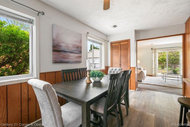 30238 S Stockton Drive, Farmington Hills, MI 48336