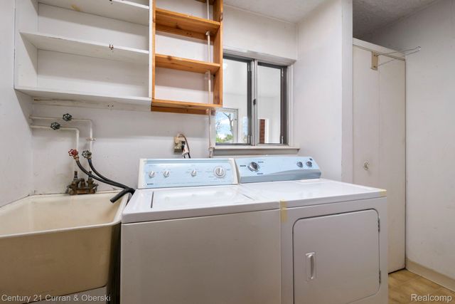 30238 S Stockton Drive, Farmington Hills, MI 48336