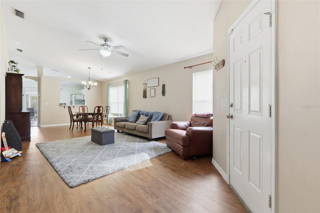 1048 LAKE SHORE RANCH DRIVE, Seffner, FL 33584