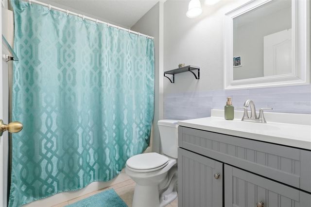 1048 LAKE SHORE RANCH DRIVE, Seffner, FL 33584