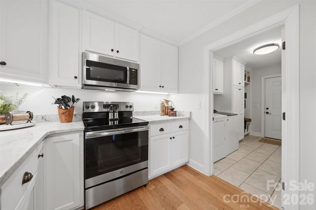 2404 23rd Street Drive NE, Hickory, NC 28601