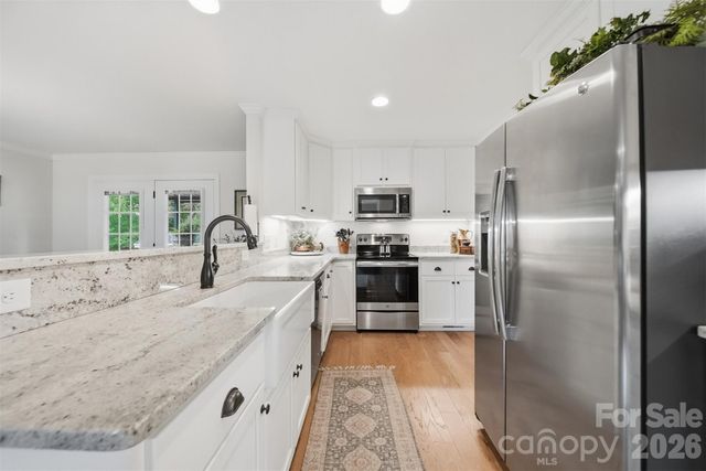 2404 23rd Street Drive NE, Hickory, NC 28601