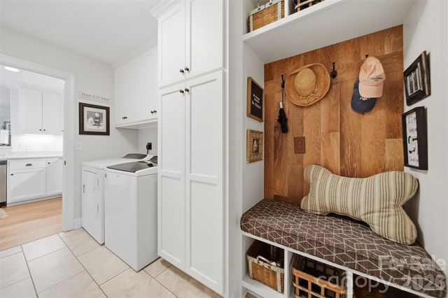 2404 23rd Street Drive NE, Hickory, NC 28601