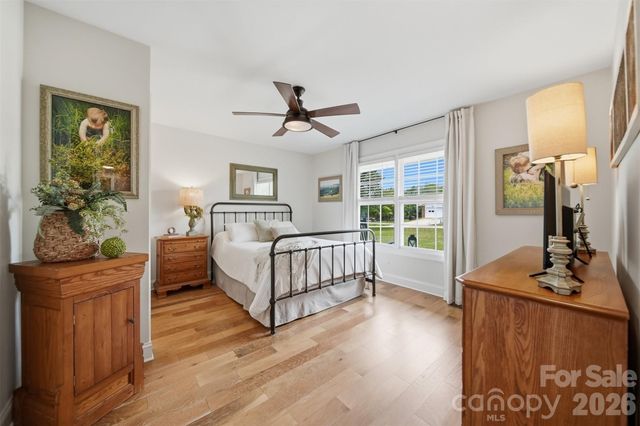 2404 23rd Street Drive NE, Hickory, NC 28601