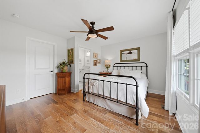 2404 23rd Street Drive NE, Hickory, NC 28601