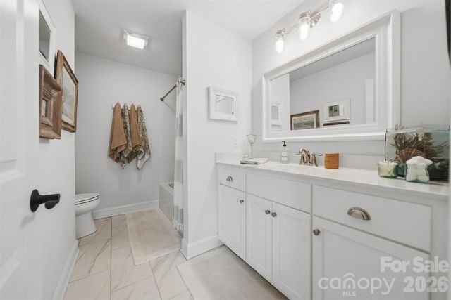 2404 23rd Street Drive NE, Hickory, NC 28601