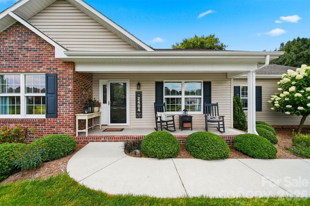 2404 23rd Street Drive NE, Hickory, NC 28601
