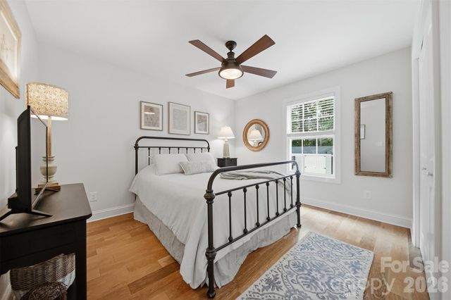 2404 23rd Street Drive NE, Hickory, NC 28601