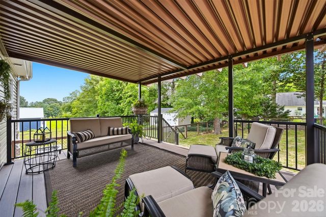 2404 23rd Street Drive NE, Hickory, NC 28601