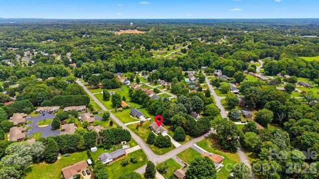 2404 23rd Street Drive NE, Hickory, NC 28601