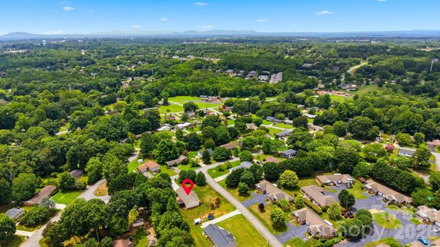 2404 23rd Street Drive NE, Hickory, NC 28601