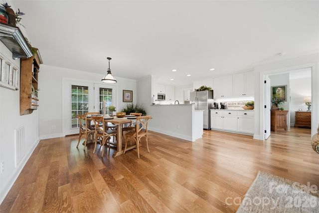 2404 23rd Street Drive NE, Hickory, NC 28601