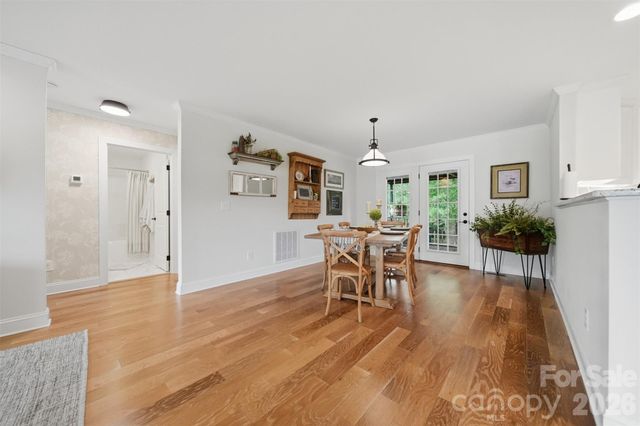 2404 23rd Street Drive NE, Hickory, NC 28601