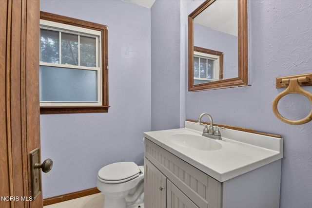 1153 Woodville Road, Toledo, OH 43605