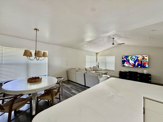 325 Knotty Wood Lane, Wellington, FL 33414