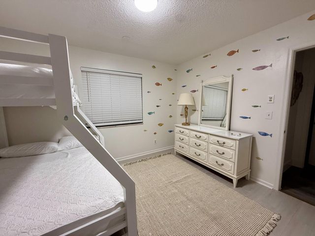 325 Knotty Wood Lane, Wellington, FL 33414