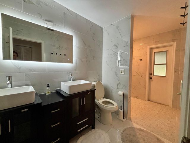 325 Knotty Wood Lane, Wellington, FL 33414