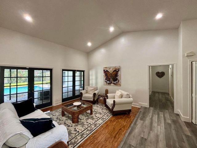 325 Knotty Wood Lane, Wellington, FL 33414